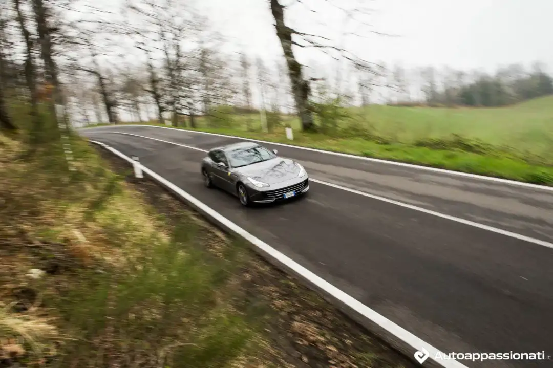 FERRARI GTC4LUSSO DINAMICA