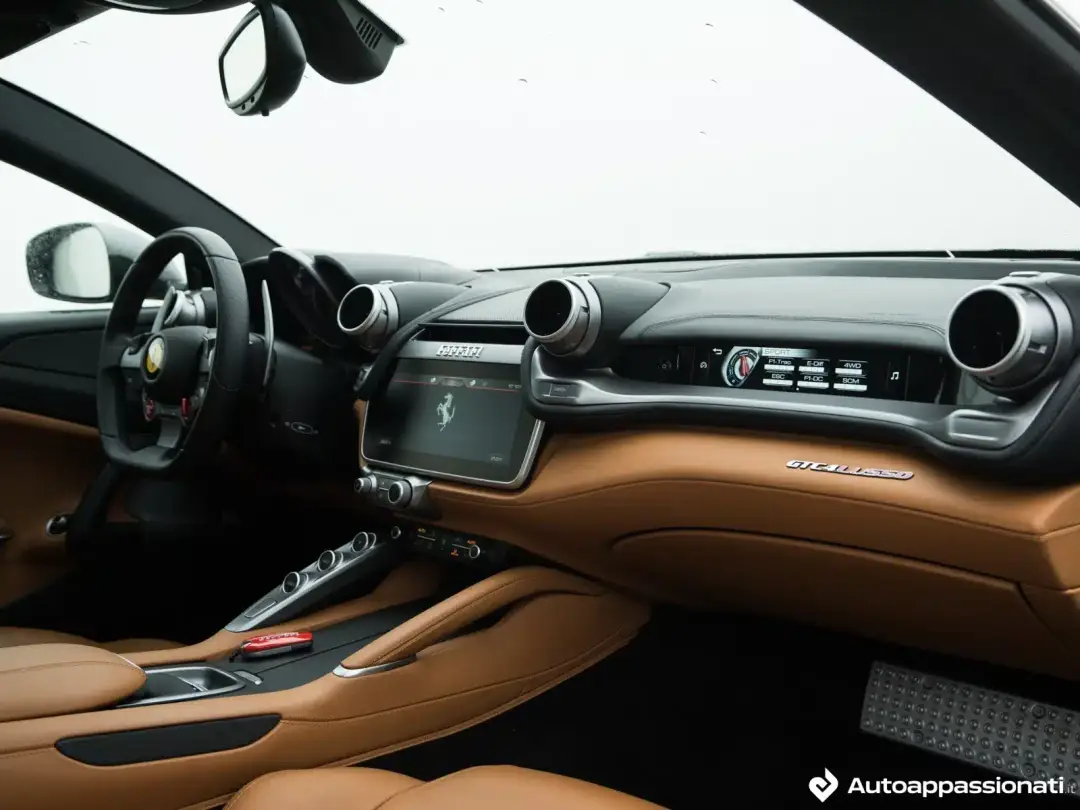interni ferrari gtc4lusso