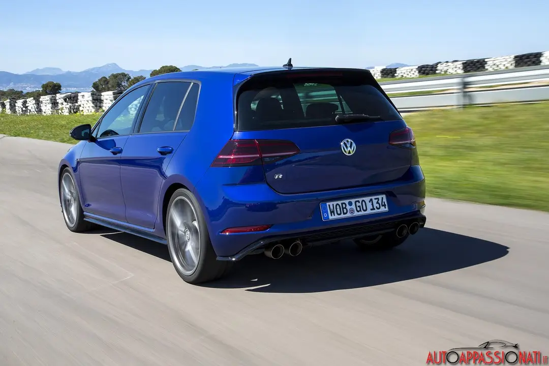 Nuova Volkswagen Golf R