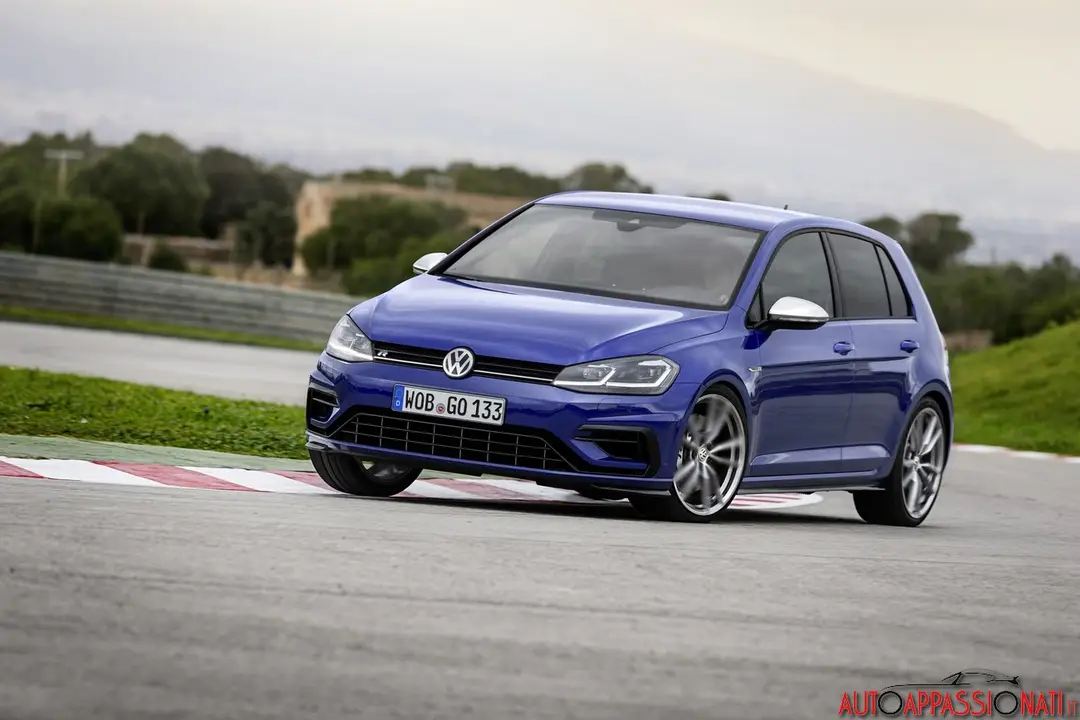 Nuova Volkswagen Golf R