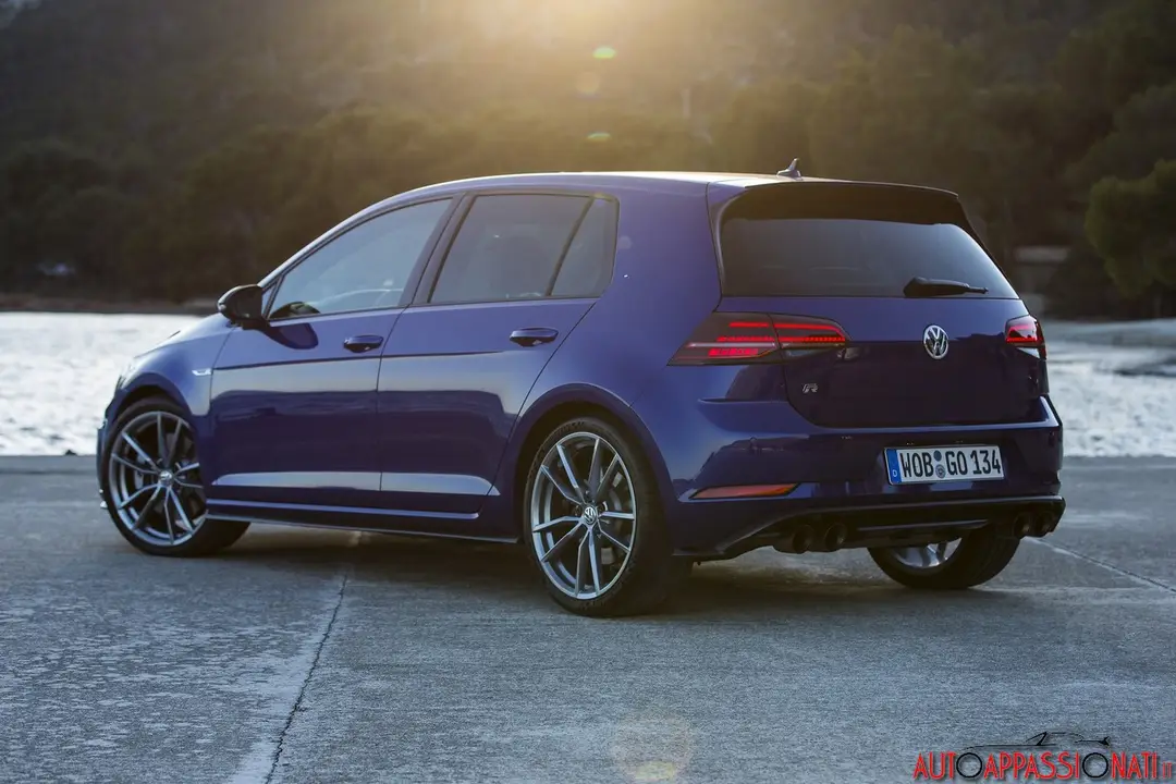 Nuova Volkswagen Golf R