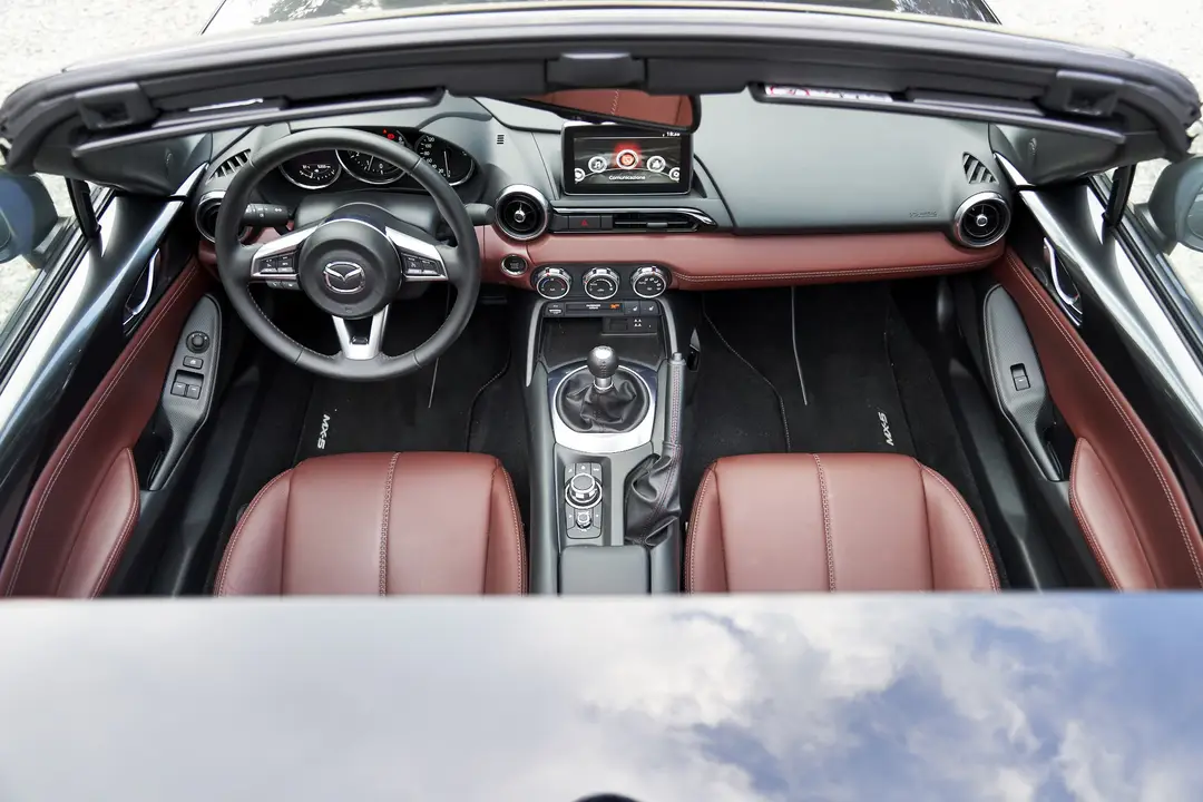 Mazda MX-5 RF interni