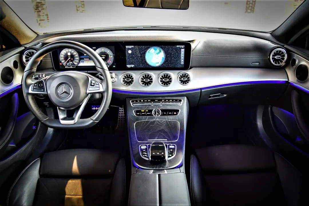 Mercedes Classe E Coupé interni