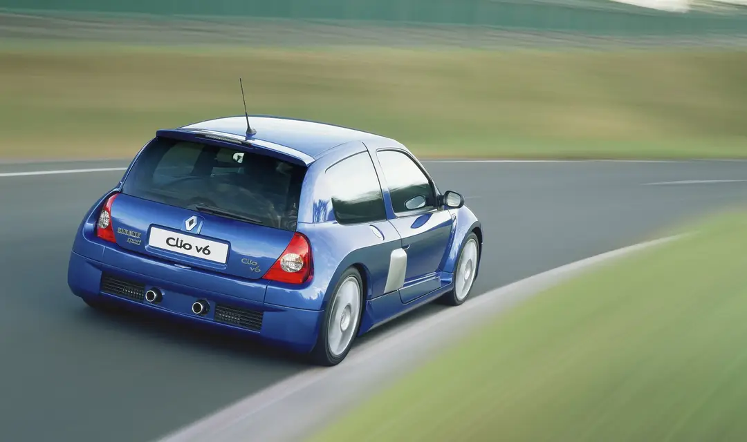Renault Clio V6