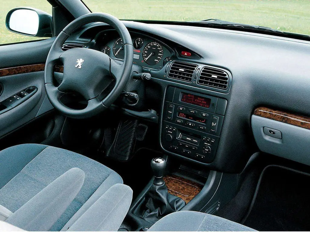 Interni Peugeot 406