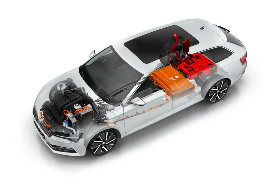 nuova skoda superb