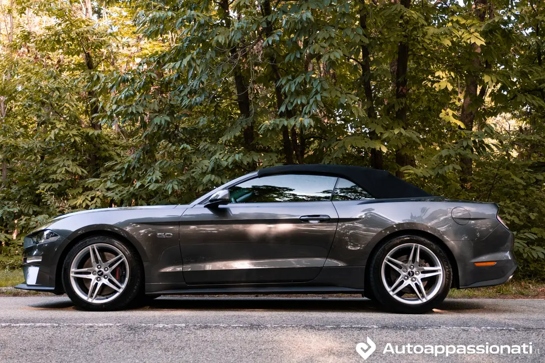 Ford Mustang GT V8 capote
