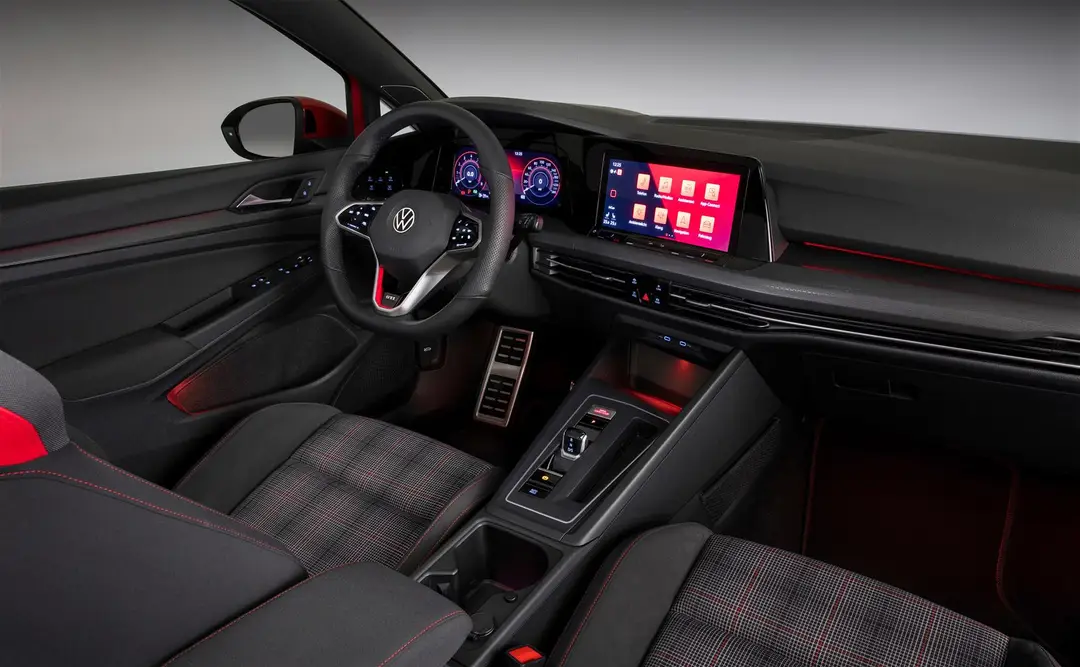 Volkswagen Golf GTI 8 2020 interni