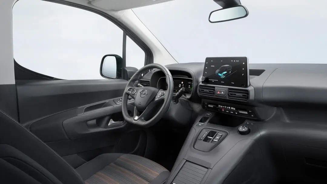 opel combo e life abitacolo