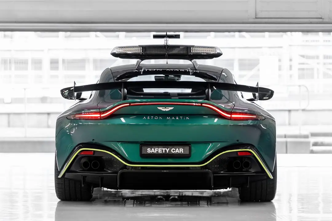 aston martin vantage safety car
