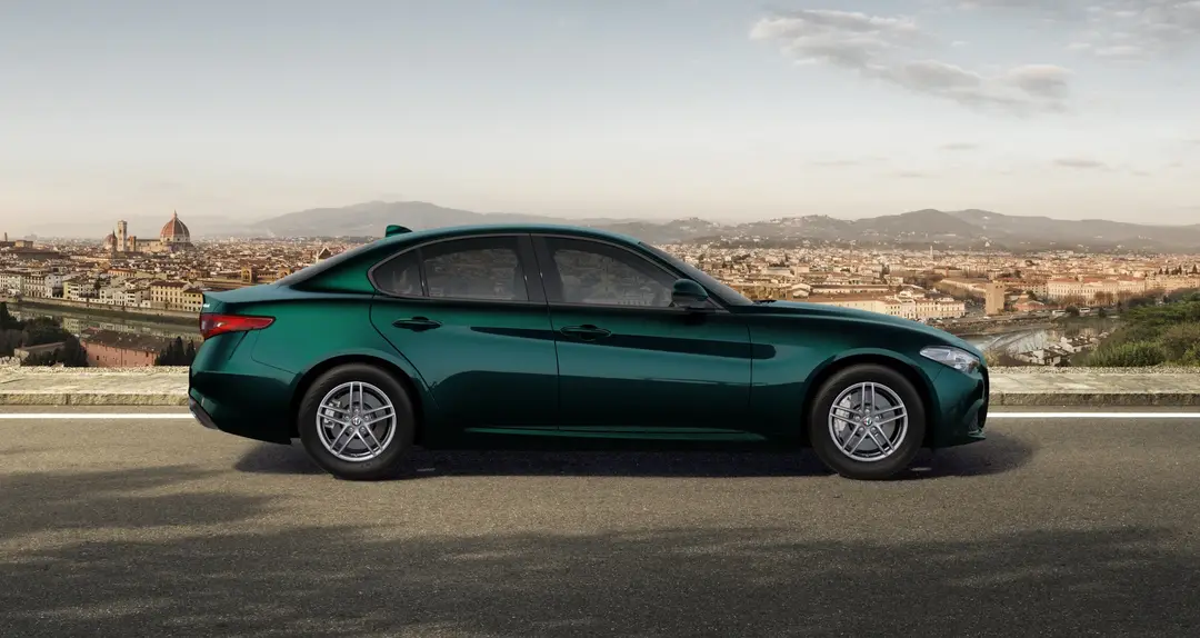 Giulia Business