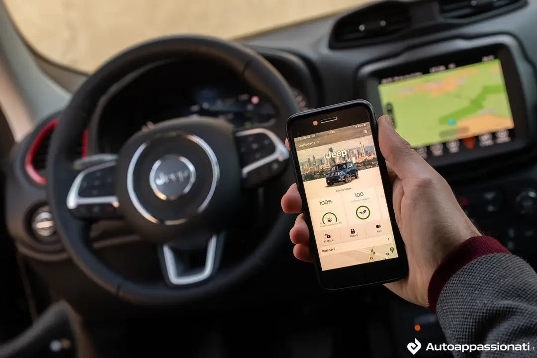 Jeep Renegade 4xe app