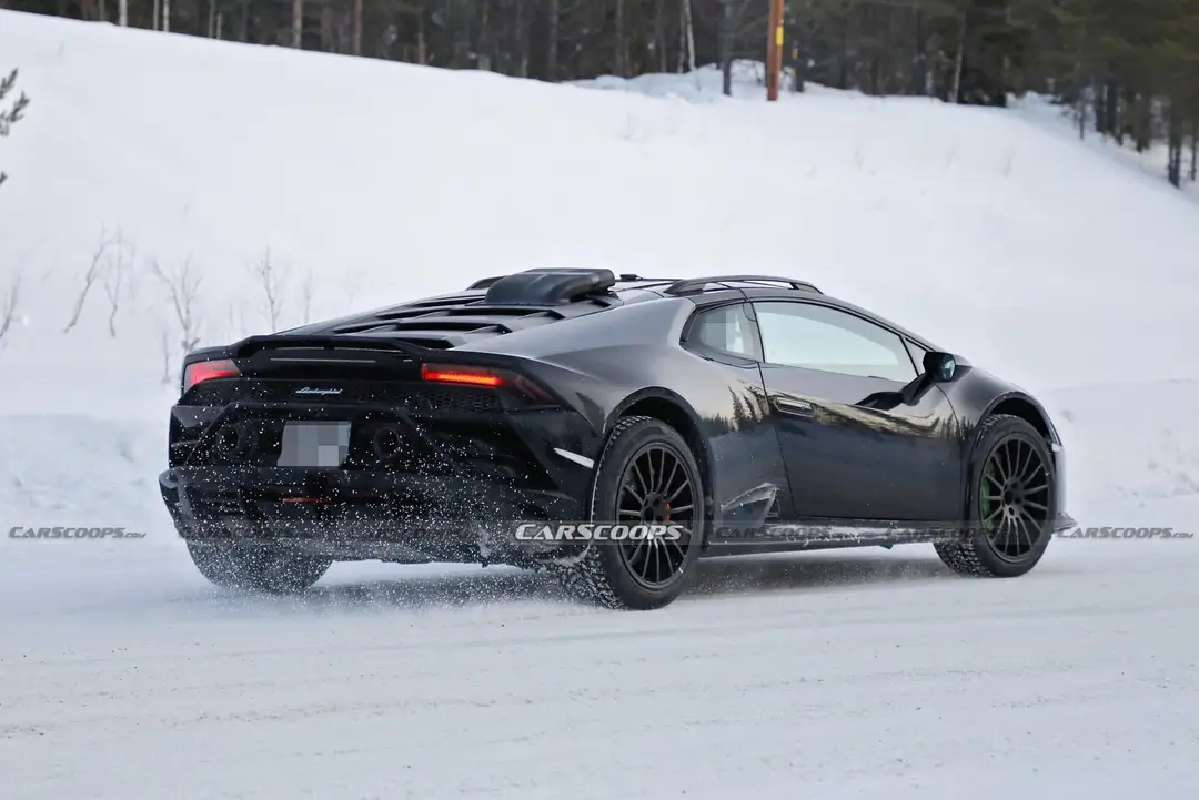 lamborghini huracan sterrato foto spia