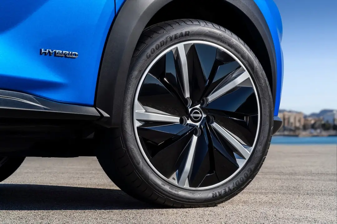 nissan juke hybrid blue detail 04 jpg