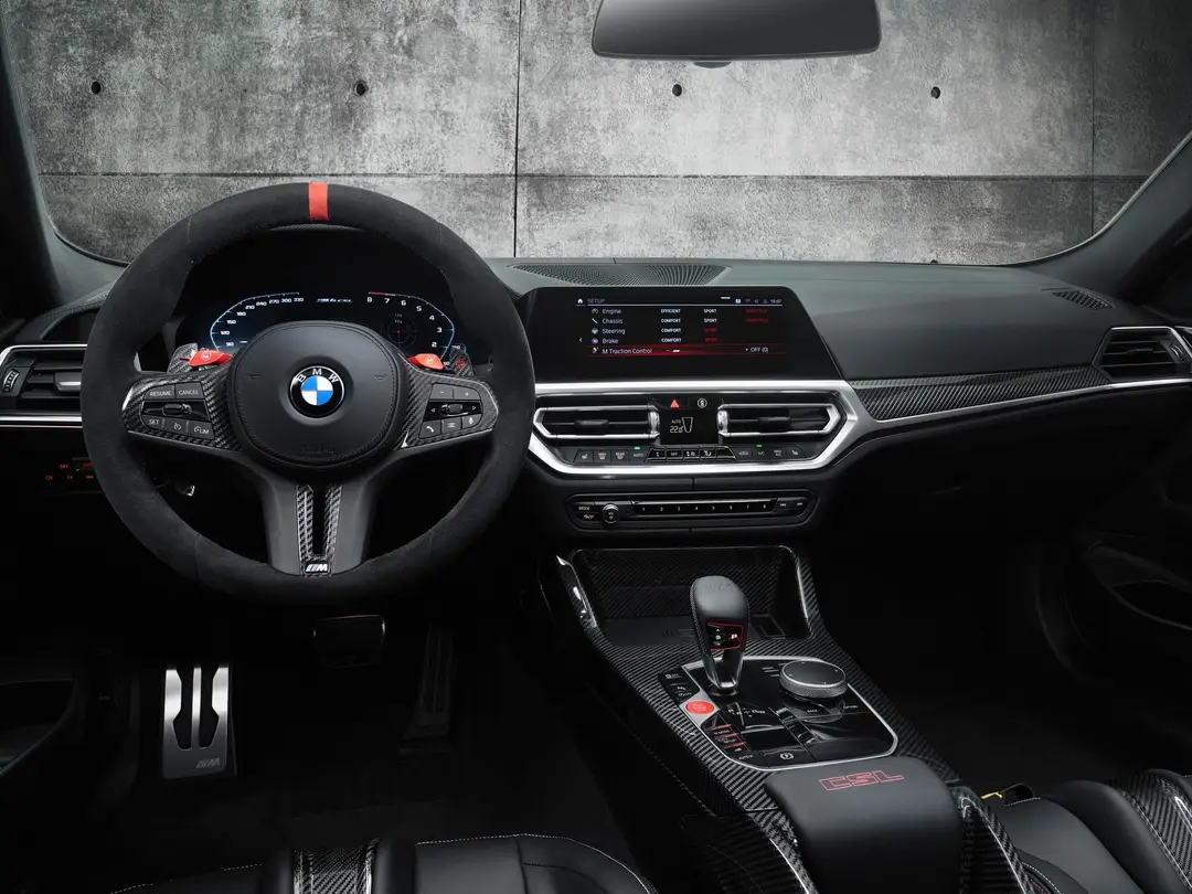 interni bmw m4 csl