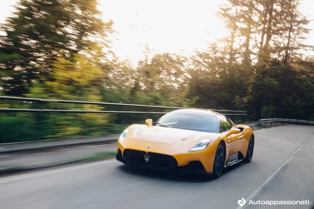 maserati mc20 2022 26