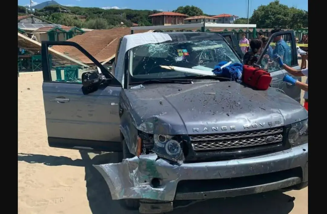 incidente suv forte dei marmi