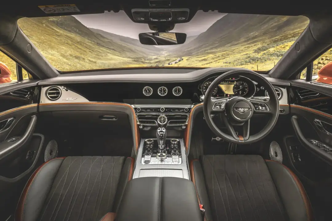 interni bentley spur speed