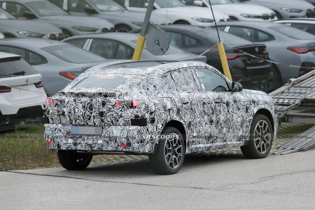 BMW X2 2024 carico