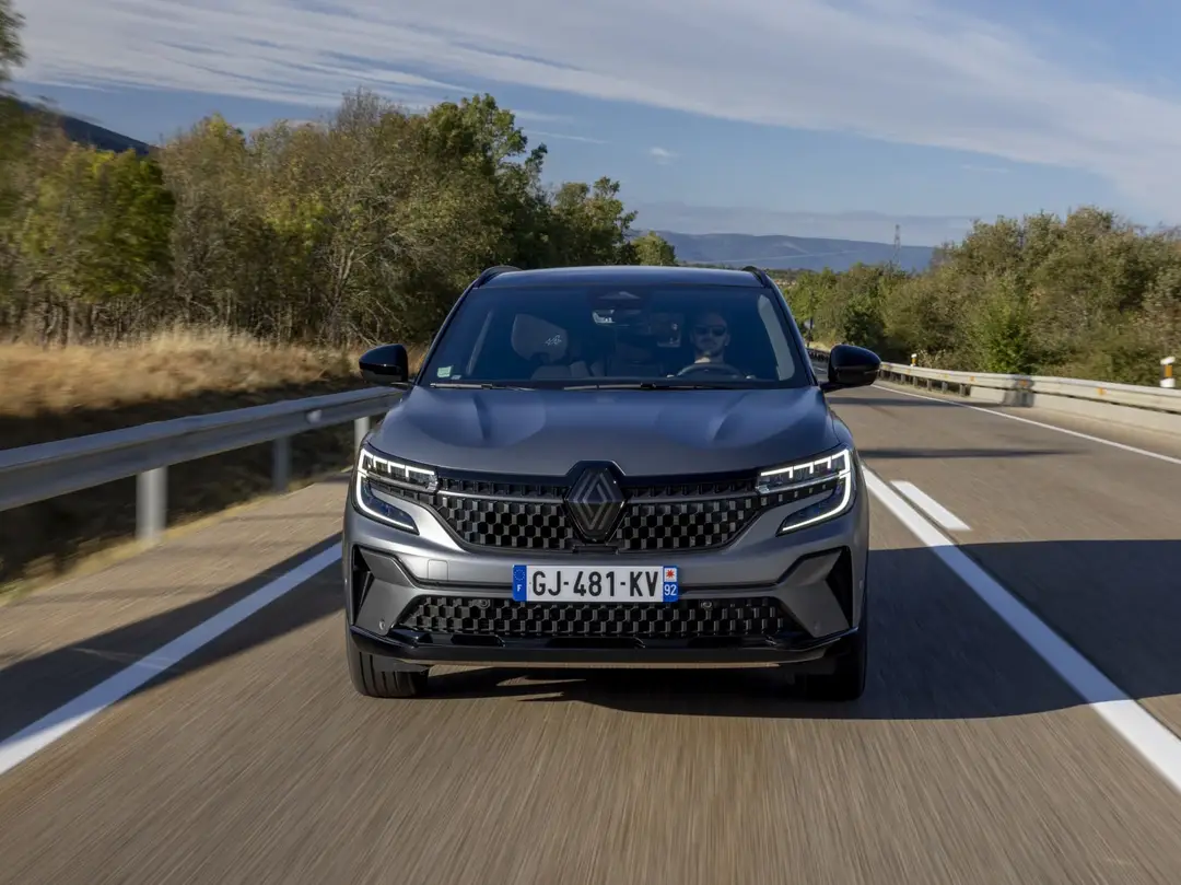 renault austral 2022 guida frontale