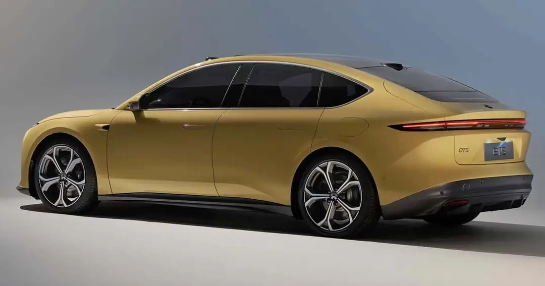 retro nio et5
