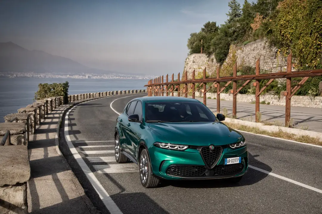 alfa romeo tonale plug in hybrid q4 dynamic 7