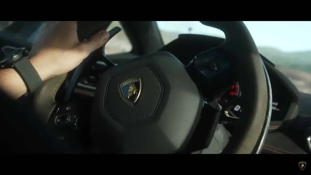 huracan sterrato interior