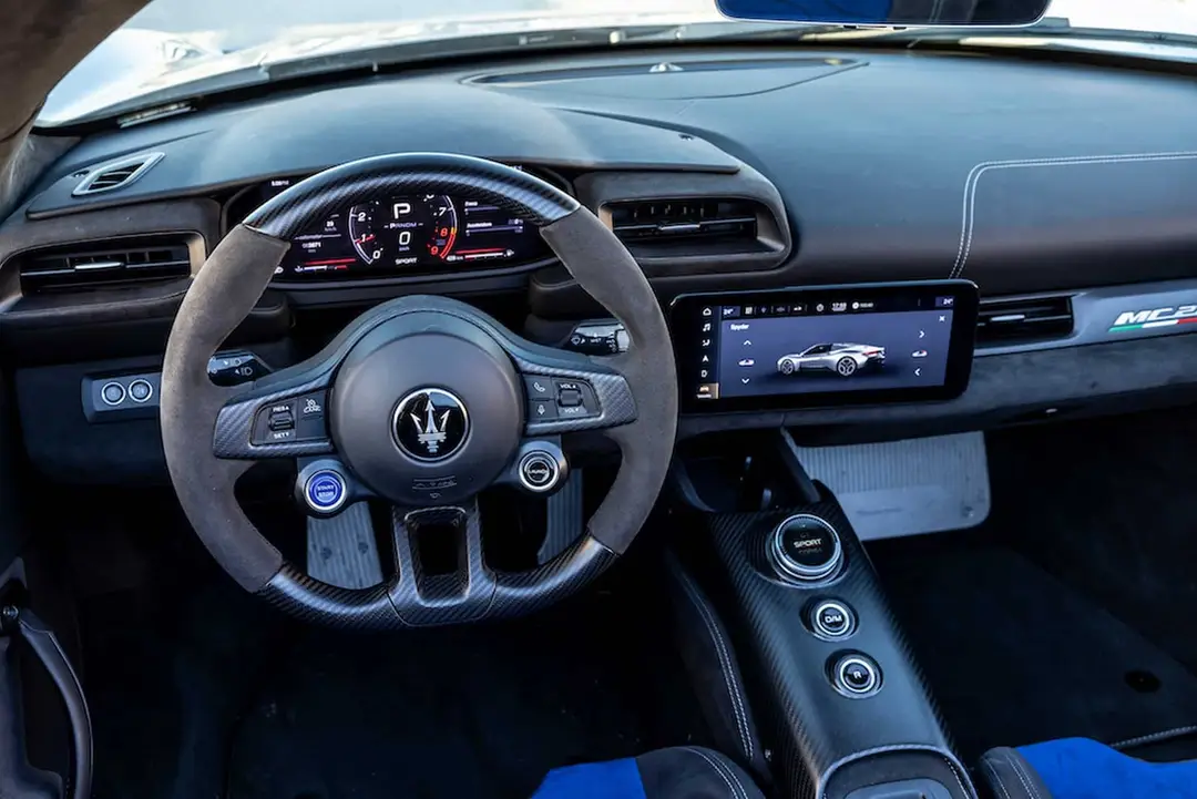 interni maserati mc20 cielo