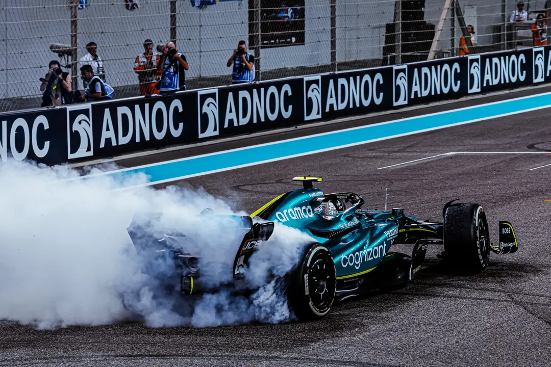 sebastian vettel abu dhabi 2022 farewell donuts