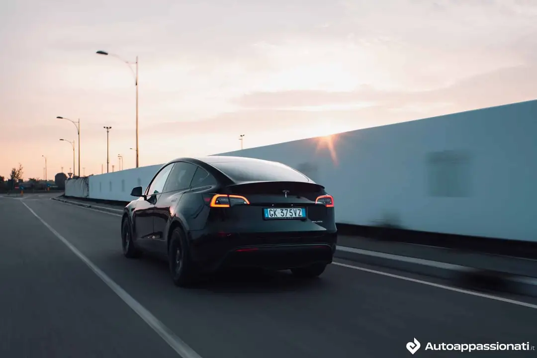 tesla model y performance 04