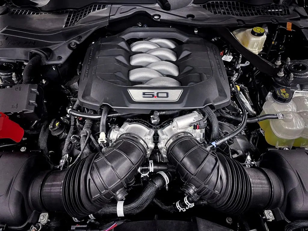 ford mustang v8