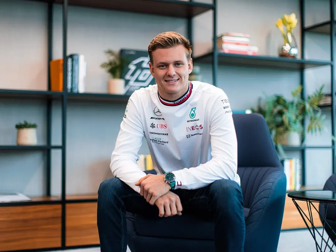 mick schumacher mercedes 2023 terzo pilota interno