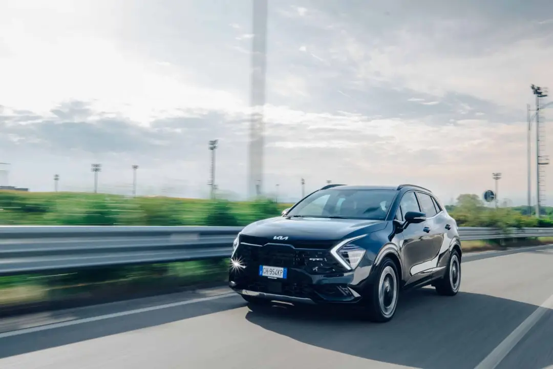 Auto-ibride-Diesel-2023-KIA-Sportage-MHEV