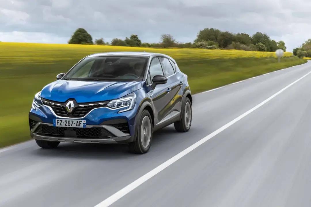auto plug in 2023 captur