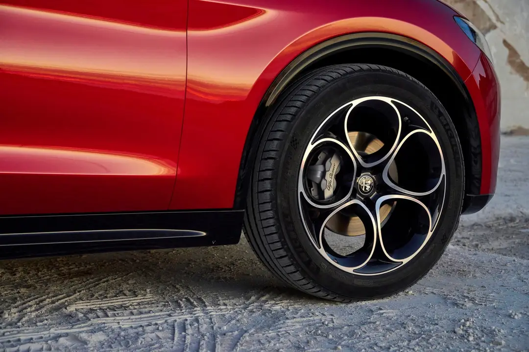 alfa romeo stelvio 2023