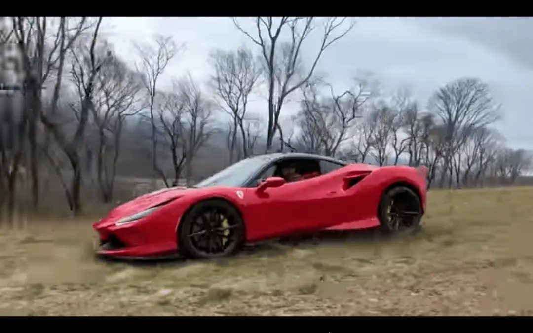 Ferrari F8 Tributo sterrato