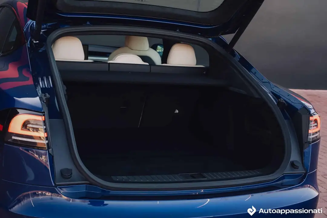 Bagagliaio tesla model s plaid