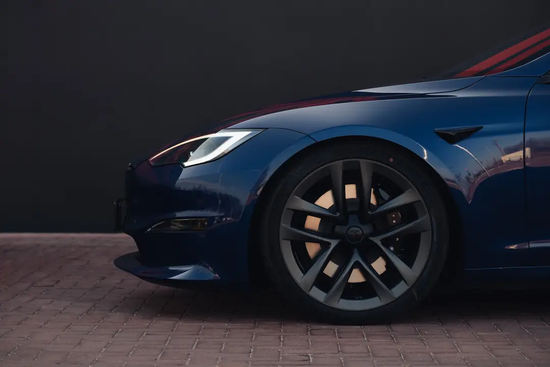 Tesla MOdel S Plaid Michelin