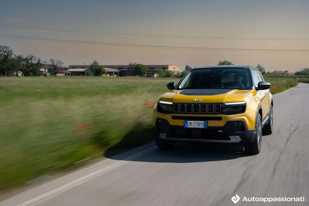 jeep avenger summit 2023 14