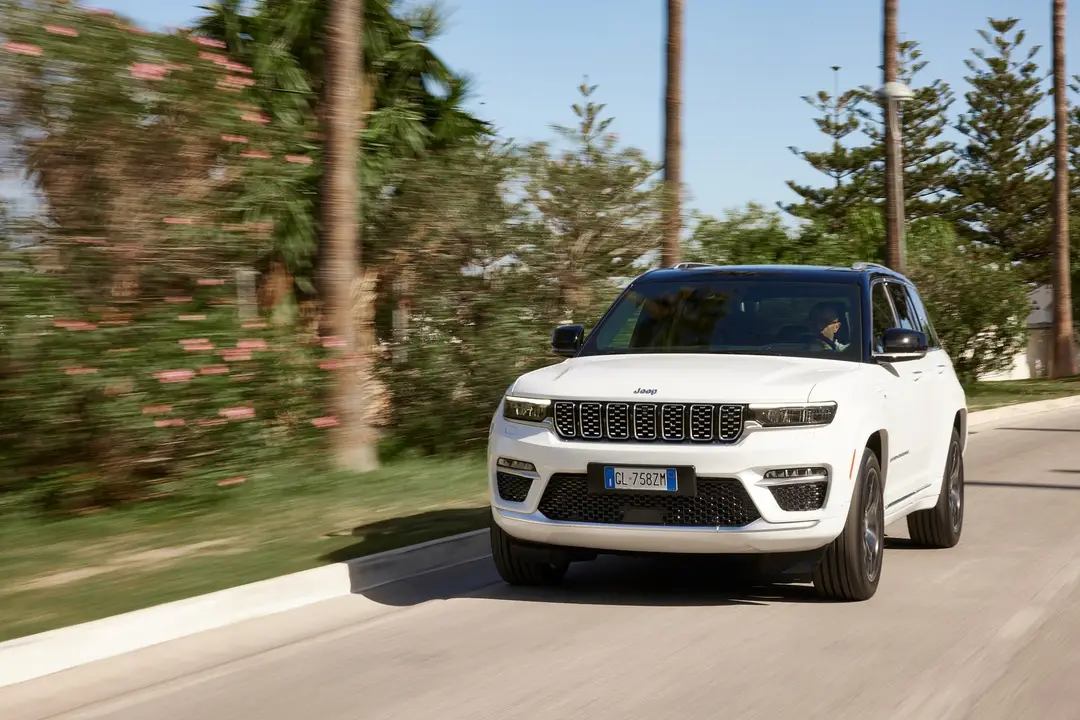 prova grand cherokee 4xe