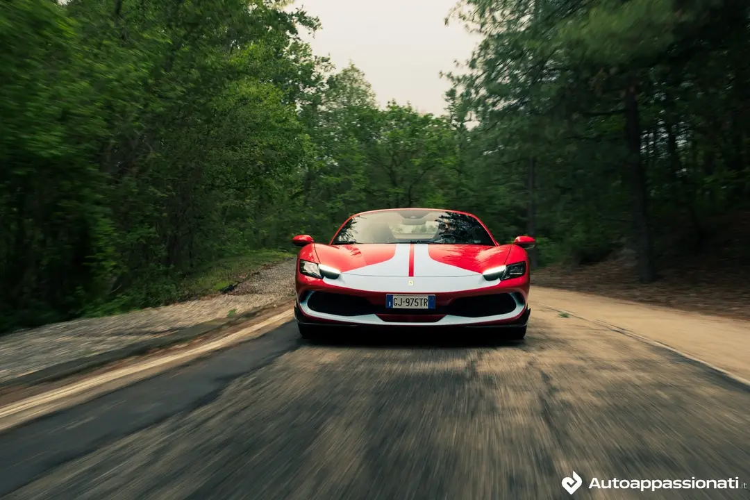 dinamica ferrari 296 gts assetto fiorano