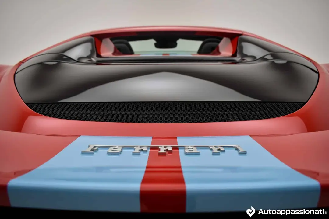 dettaglio colorazione ferrari 296 gts assetto fiorano
