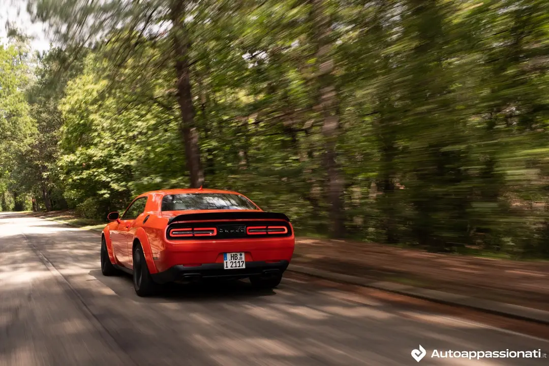 dodge challenger srt hellcat 16