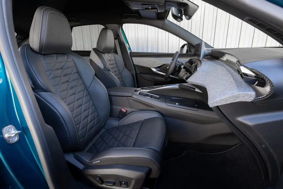 peugeot e3008 cotytestdrive 2311tc033