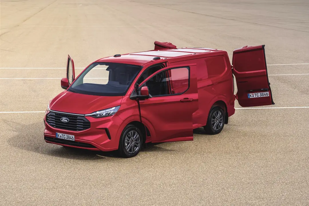 ford transit custom 2024 portiere aperte