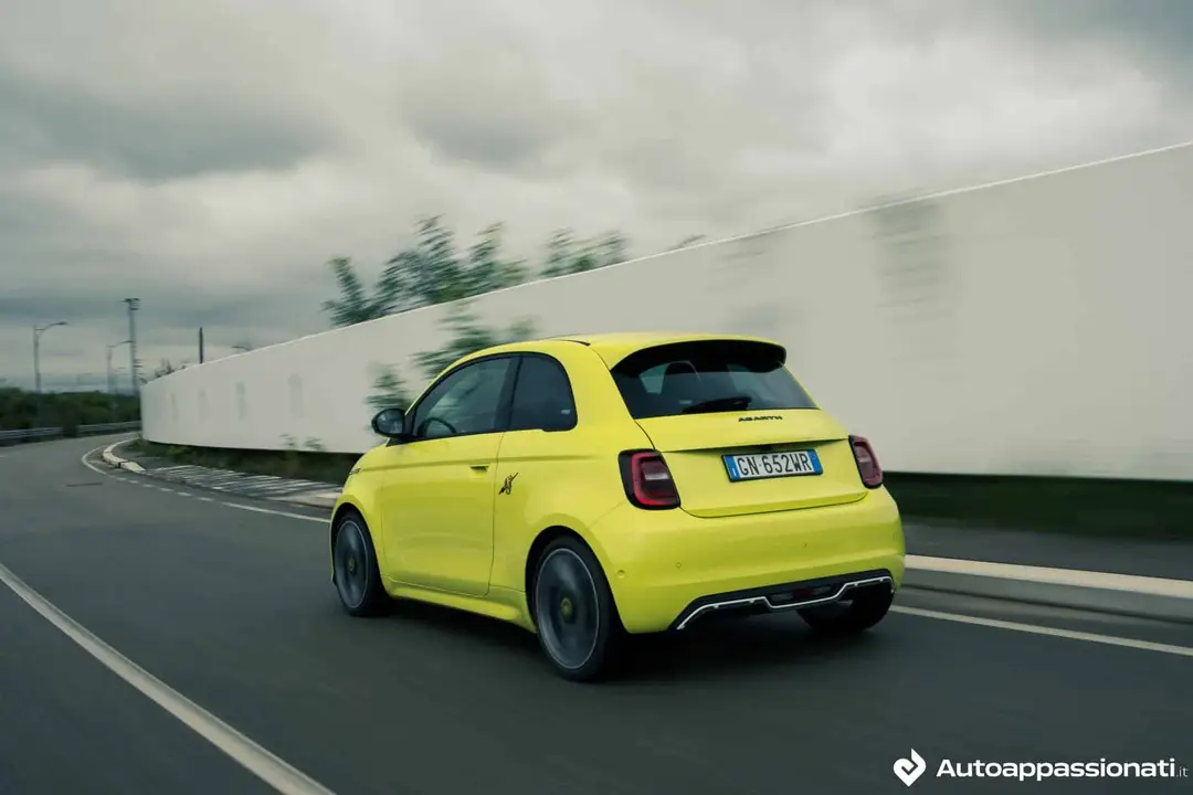 abarth 500e 06