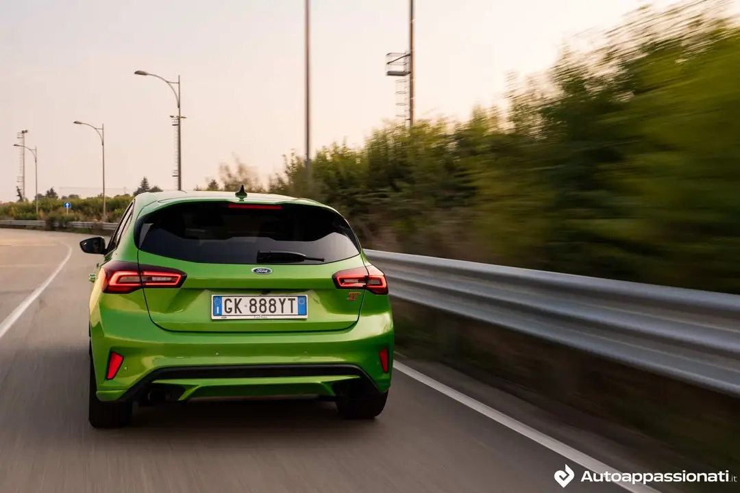 ford focus st 2023 02