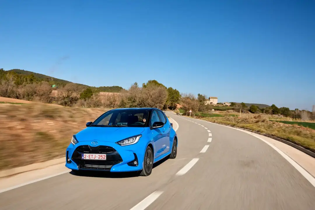 toyota yaris 2024 dinamica frontale