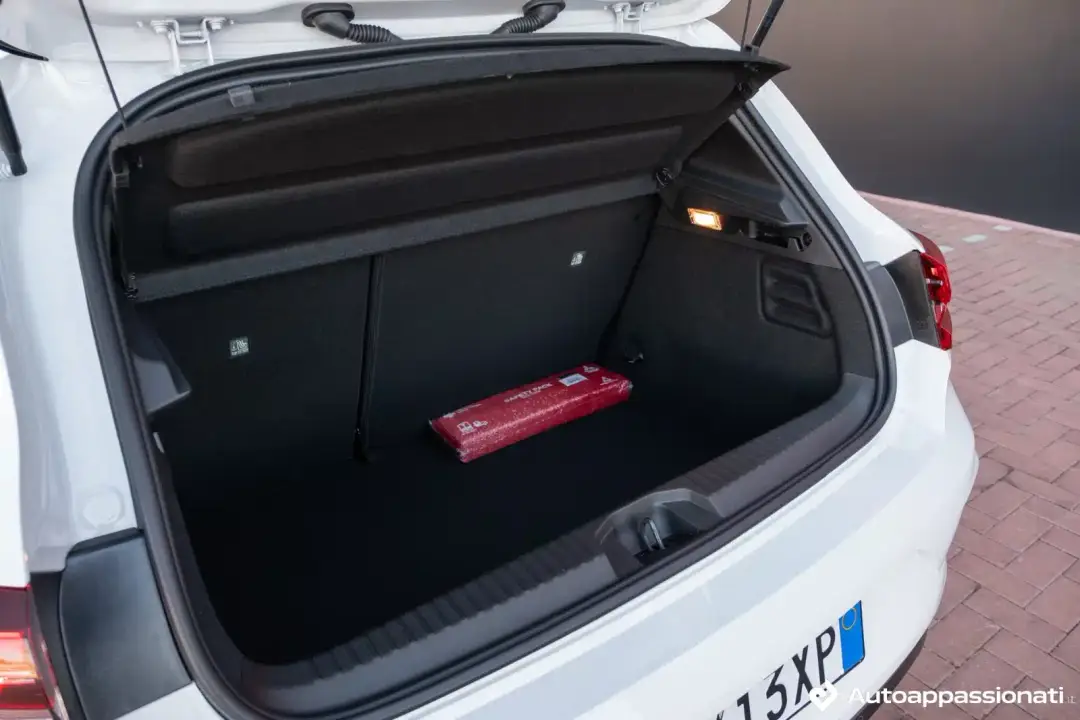 mitsubishi colt hybrid 2024 10
