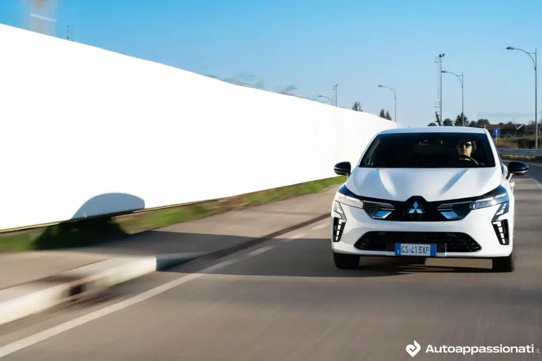 mitsubishi colt hybrid 2024 15